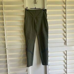 Old Navy Active Go-Dry Olive Leggings